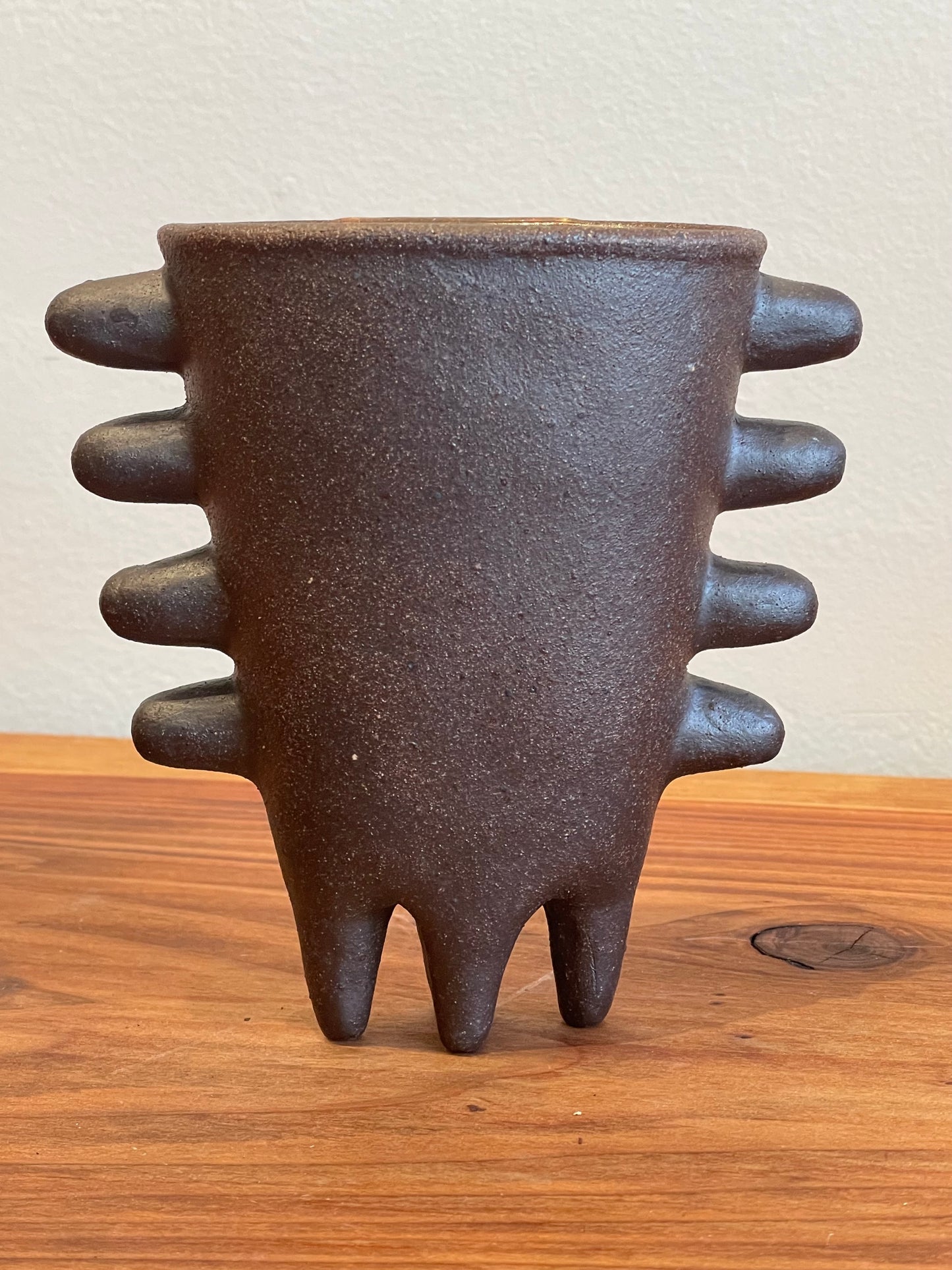 4 Footed Inverted Triangle Glaze Vessel